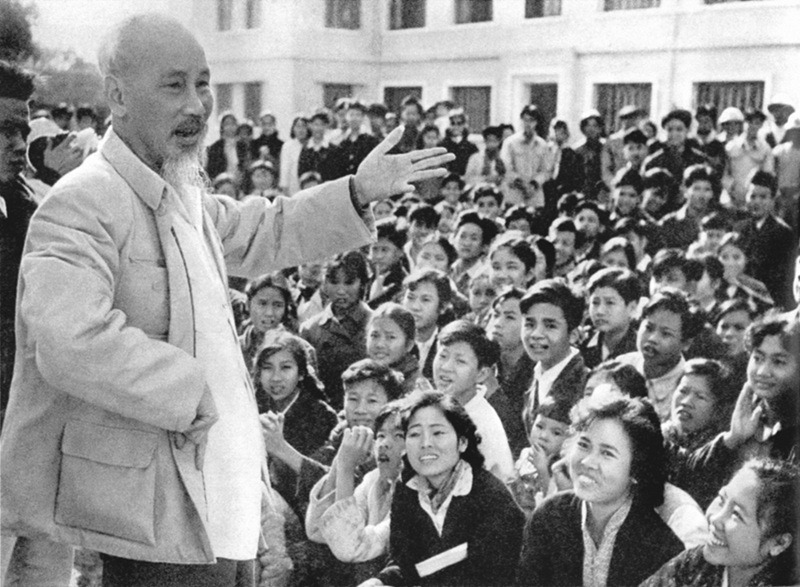 Danh xưng Hồ Chí Minh là tên gọi thiêng liêng gắn liền với bước ngoặt lớn của cách mạng Việt Nam.