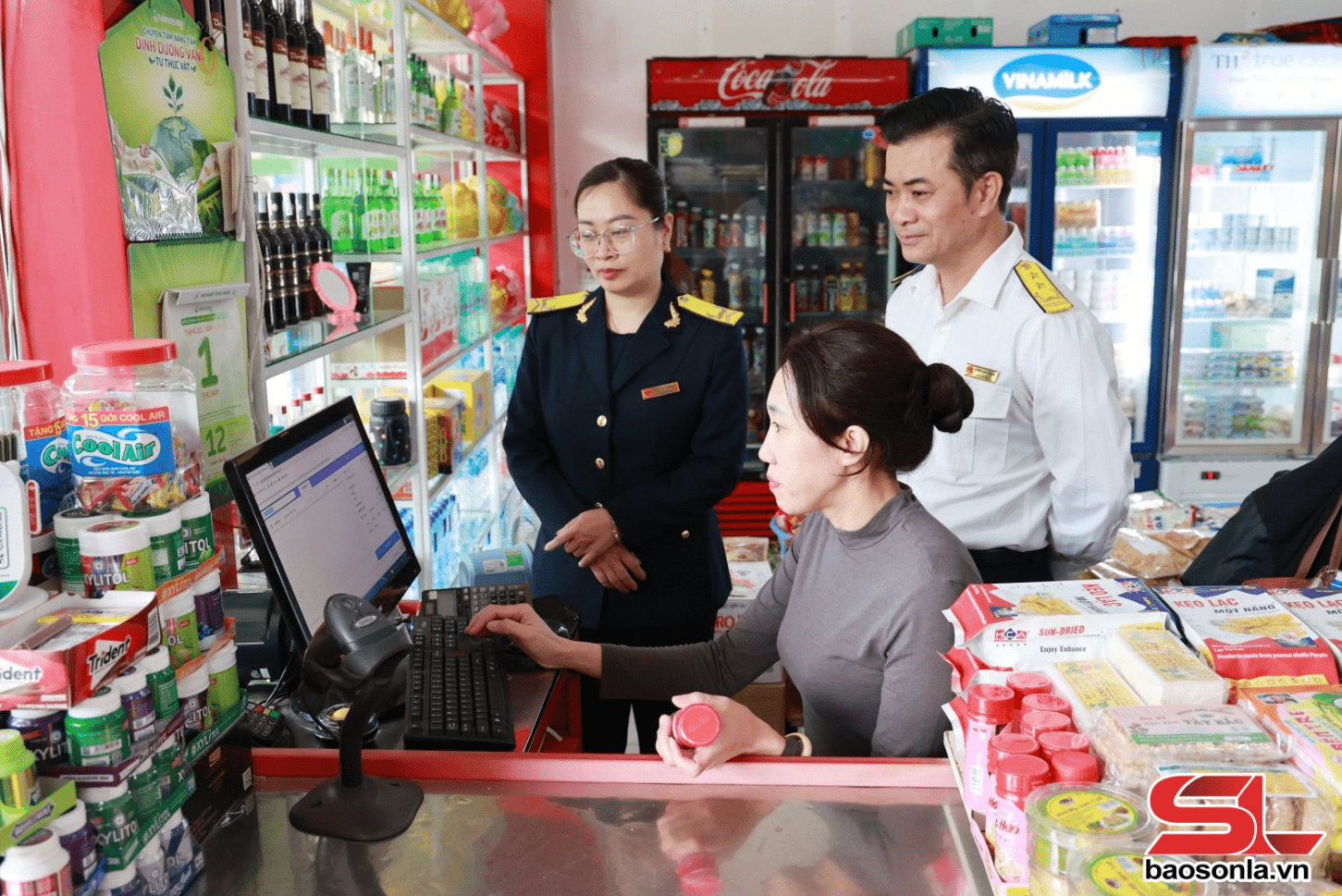Sau khi đăng ký, hộ kinh doanh cần thực hiện nghĩa vụ thuế và quản lý giấy tờ minh bạch.