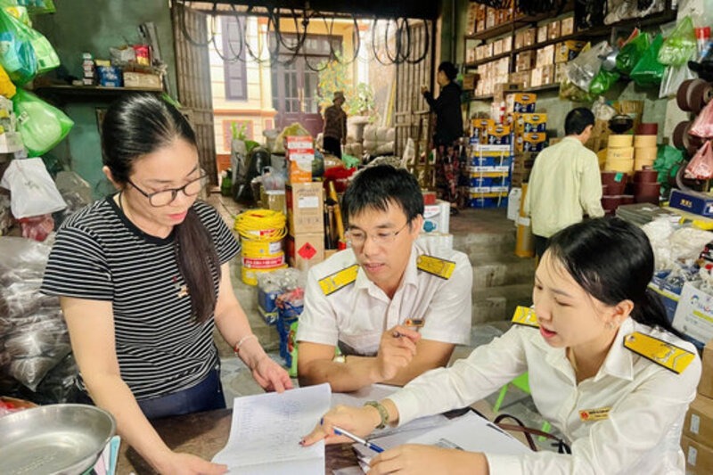 Chủ hộ phải cộng đầy đủ doanh thu từ tiền mặt, tài khoản ngân hàng, sàn thương mại điện tử, mạng xã hội và các điểm bán khác nhau.