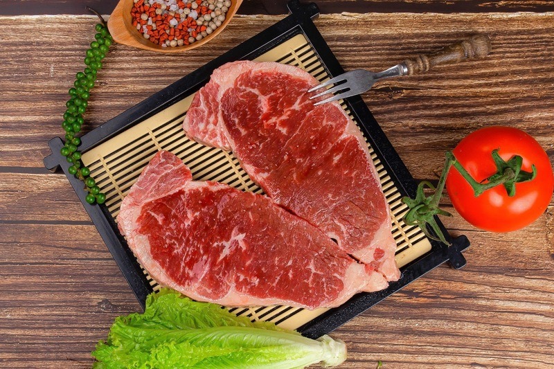 Sau sinh mổ nên ăn thịt bò với khẩu phần phù hợp và luân phiên nhiều nguồn protein khác nhau 