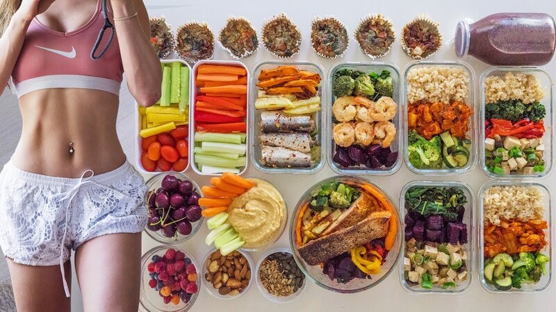 Chế độ ăn giảm cân nên có đủ protein, tinh bột phù hợp, rau quả và chất béo với tổng năng lượng được kiểm soát.
