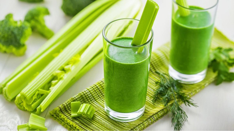 Nước ép cần tây nên được dùng với khẩu phần nhỏ, chế biến vệ sinh và không thay thế bữa ăn chính.