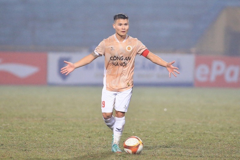 Hành trình sự nghiệp của cầu thủ Quang Hải trải qua Hà Nội FC, Pau FC và Công An Hà Nội.
