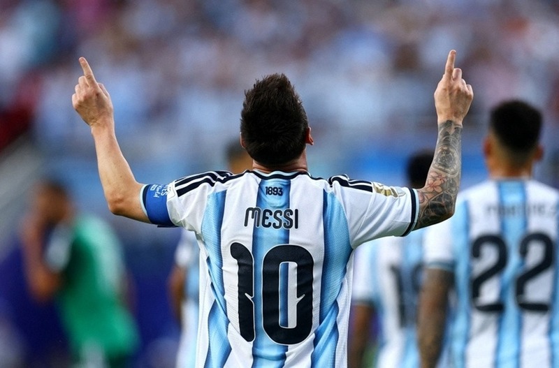 Lionel Messi sinh ngày 24/6/1987 tại Rosario, Argentina. 